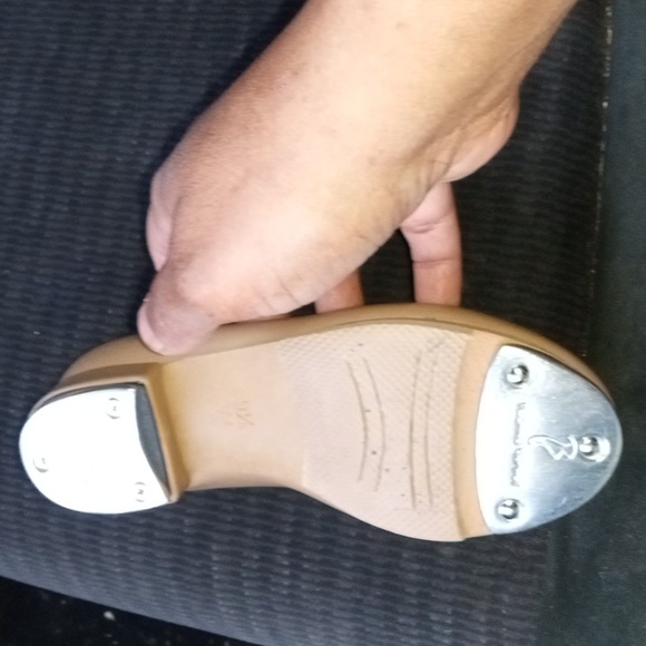 Bloch Tan Tap shoes size 9 1/2 Wide - Picture 3 of 5
